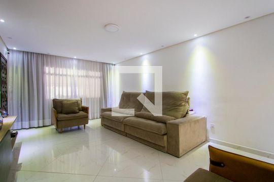 Sala de casa à venda com 3 quartos, 244m² em Vila Mazzei, Santo André
