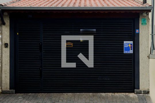 Fachada de casa à venda com 2 quartos, 140m² em Vila Camargos, Guarulhos