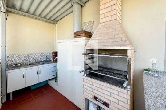 Churrasqueira de casa à venda com 3 quartos, 238m² em Vila Romero, São Paulo