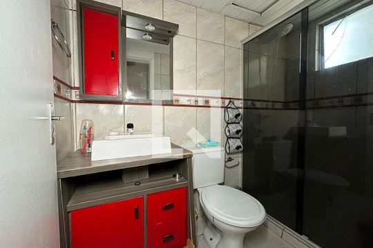 Banheiro de apartamento à venda com 2 quartos, 48m² em Duque de Caxias, São Leopoldo
