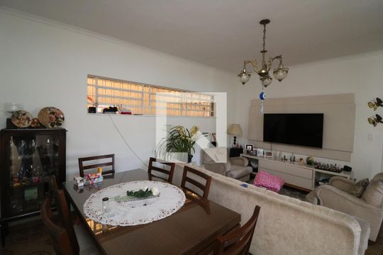 Casa à venda com 3 quartos, 200m² em Chácara Mafalda, São Paulo