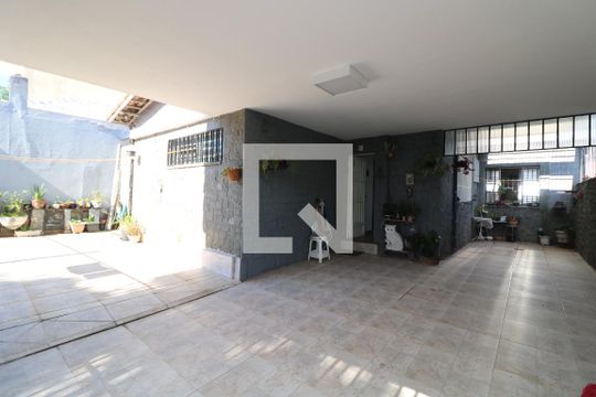 Garagem de casa para alugar com 3 quartos, 200m² em Chácara Mafalda, São Paulo
