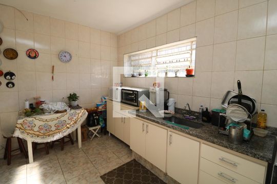 Cozinha de casa para alugar com 3 quartos, 200m² em Chácara Mafalda, São Paulo