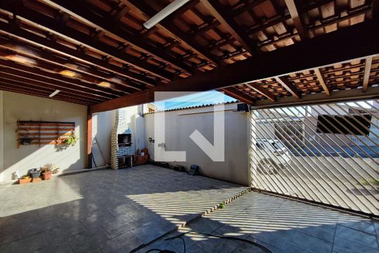 Quintal de casa à venda com 3 quartos, 90m² em Jardim San Diego, Campinas