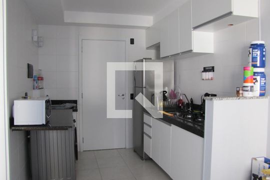 Cozinha e Área de Serviço de apartamento para alugar com 1 quarto, 28m² em Vila Penteado, São Paulo