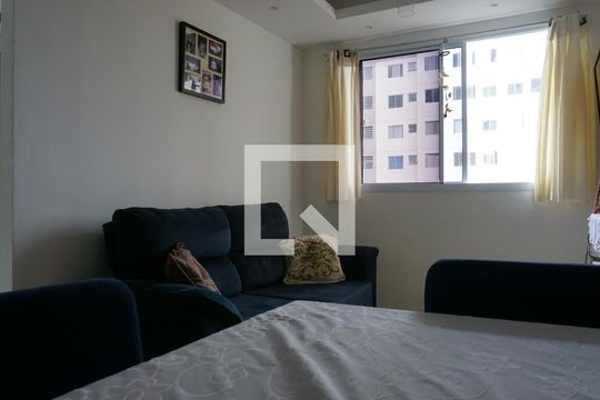 Sala de apartamento para alugar com 2 quartos, 49m² em Jardim Boa Vista (zona Oeste), Osasco