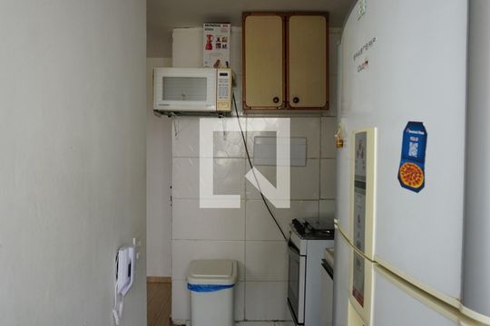 Cozinha de apartamento para alugar com 2 quartos, 49m² em Jardim Boa Vista (zona Oeste), Osasco