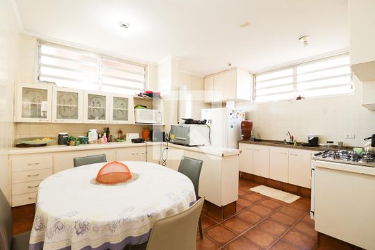 Cozinha de casa à venda com 5 quartos, 275m² em Parque São Domingos, São Paulo