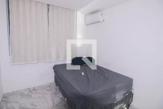 Quarto  de casa para alugar com 2 quartos, 96m² em Jardim Olavo Bilac, Duque de Caxias