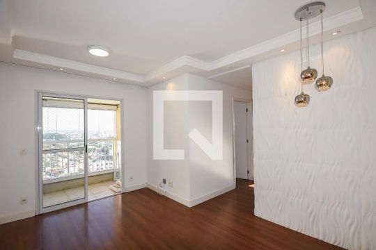 Apartamento para alugar com 3 quartos, 70m² em Jardim Henriqueta, Taboão da Serra