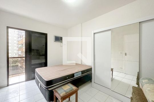 Quarto de apartamento para alugar com 1 quarto, 59m² em Jardim Três Marias, Guarujá
