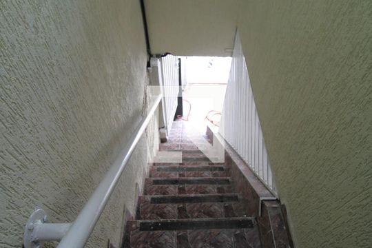 Escada de casa para alugar com 1 quarto, 120m² em Vila Gustavo, São Paulo