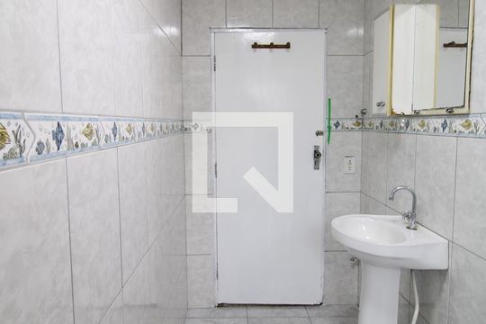 Banheiro de casa para alugar com 1 quarto, 120m² em Vila Gustavo, São Paulo