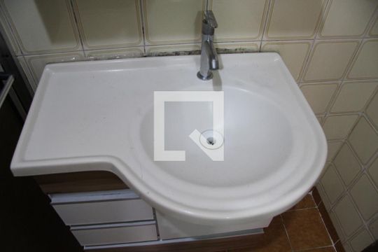 Banheiro  de casa à venda com 1 quarto, 75m² em Jardim Moreira, Guarulhos