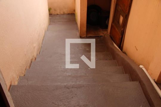 escada  de casa à venda com 1 quarto, 75m² em Jardim Moreira, Guarulhos