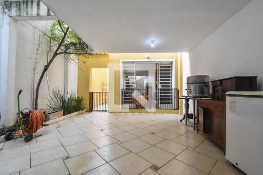 Garagem  de casa à venda com 4 quartos, 200m² em Brooklin Paulista, São Paulo