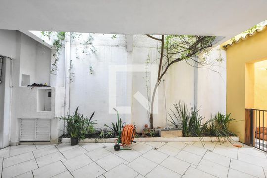 Garagem  de casa à venda com 4 quartos, 200m² em Brooklin Paulista, São Paulo