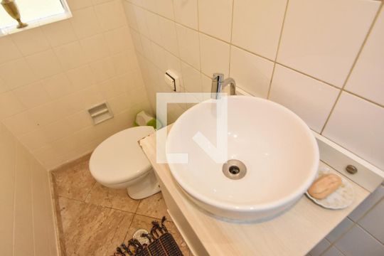 Lavabo de casa à venda com 4 quartos, 200m² em Brooklin Paulista, São Paulo