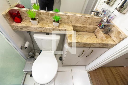Banheiro de apartamento para alugar com 2 quartos, 47m² em Jardim Helga, São Paulo