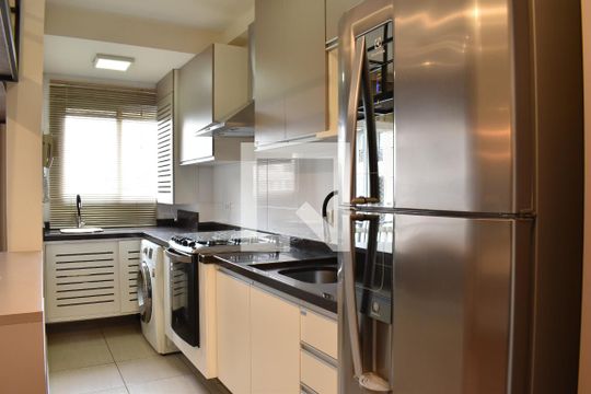 Cozinha de apartamento à venda com 2 quartos, 65m² em Tingui, Curitiba