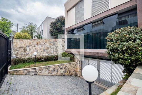 Fachada da Casa de casa à venda com 4 quartos, 349m² em Jardim da Glória, São Paulo