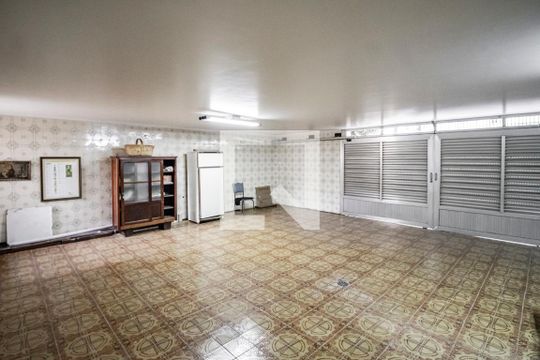 Garagem de casa à venda com 4 quartos, 349m² em Jardim da Glória, São Paulo
