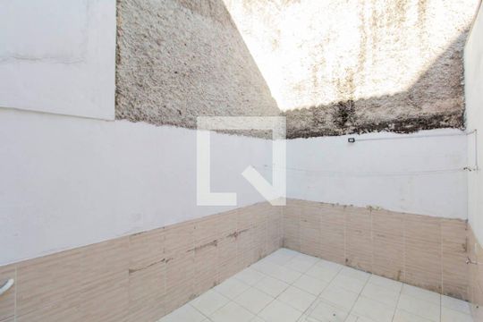 Quintal de casa à venda com 3 quartos, 156m² em Cidade Antônio Estevão de Carvalho, São Paulo