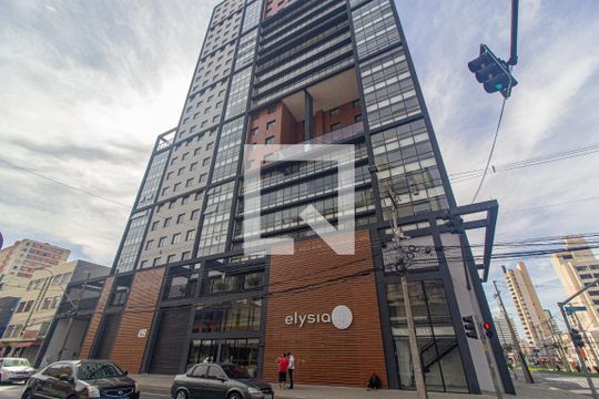 Fachada do Condomínio de kitnet/studio para alugar com 1 quarto, 17m² em Centro, Curitiba