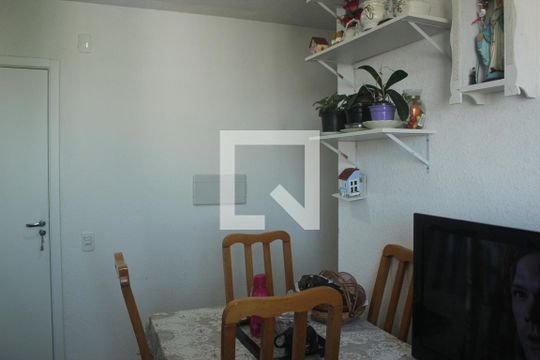 Sala de apartamento à venda com 2 quartos, 44m² em Usina Piratininga, São Paulo