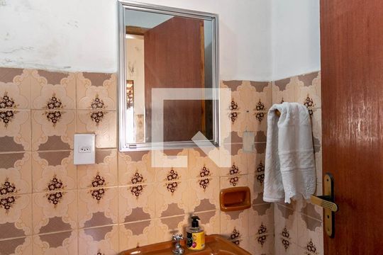 Banheiro Social de casa à venda com 2 quartos, 360m² em Santa Helena (barreiro), Belo Horizonte