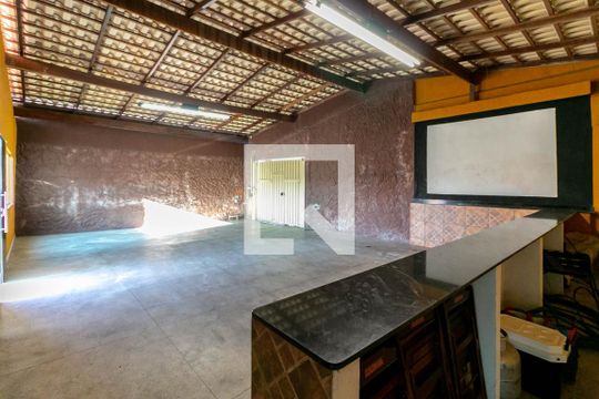 Garagem de casa à venda com 2 quartos, 360m² em Santa Helena (barreiro), Belo Horizonte