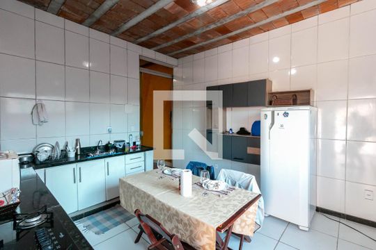 Cozinha de casa à venda com 2 quartos, 360m² em Santa Helena (barreiro), Belo Horizonte