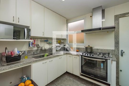 Cozinha de casa de condomínio à venda com 4 quartos, 700m² em Residencial Sul, Nova Lima