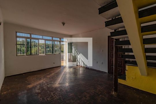 Casa à venda com 3 quartos, 600m² em Jabaquara, São Paulo