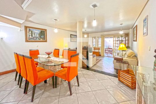 Sala de Jantar de casa à venda com 3 quartos, 267m² em Guarujá, Porto Alegre