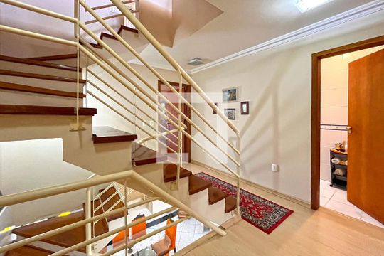 Hall de casa à venda com 3 quartos, 267m² em Guarujá, Porto Alegre