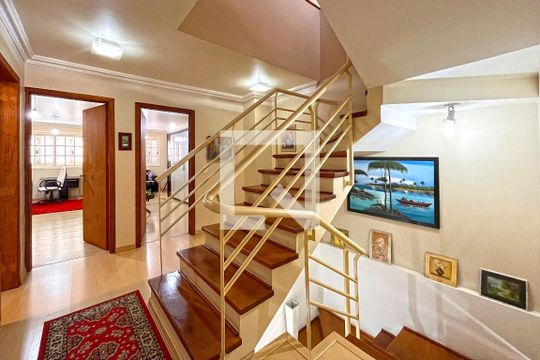 Hall de casa à venda com 3 quartos, 267m² em Guarujá, Porto Alegre