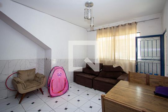 Sala de apartamento para alugar com 2 quartos, 49m² em Jardim Fluminense, São Gonçalo