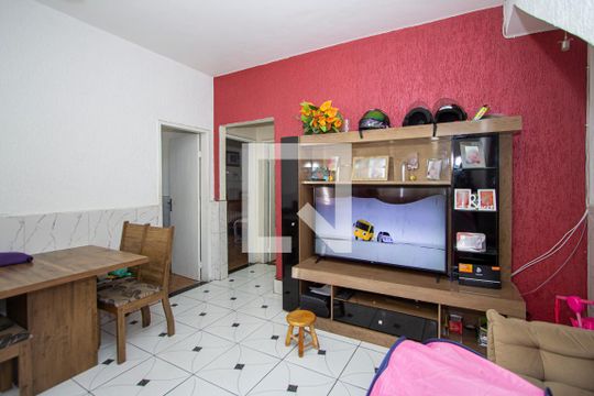 Sala de apartamento para alugar com 2 quartos, 49m² em Jardim Fluminense, São Gonçalo