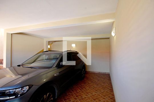 Garagem de casa à venda com 3 quartos, 219m² em Jardim Taboao, São Paulo