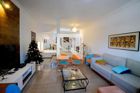 Sala de casa à venda com 3 quartos, 219m² em Jardim Taboao, São Paulo