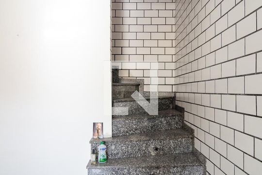 Escadas de casa à venda com 3 quartos, 138m² em Jardim Oriental, São Paulo