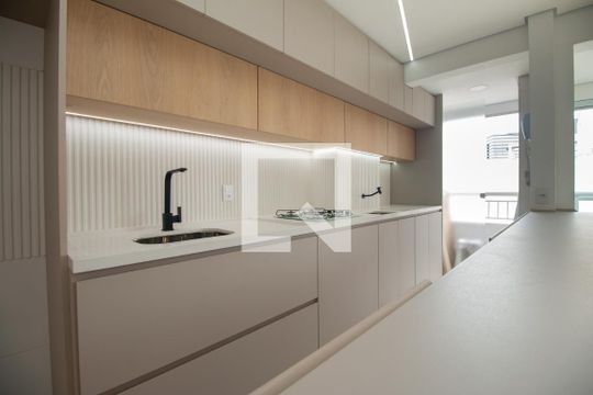 Cozinha de apartamento à venda com 2 quartos, 61m² em Chácara Santo Antônio, São Paulo