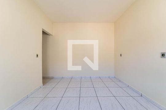 Cozinha de apartamento para alugar com 1 quarto, 35m² em Vila Santo Estefano, São Paulo