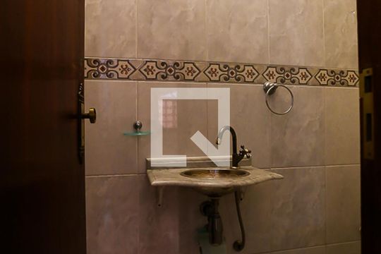 Lavabo de casa à venda com 3 quartos, 302m² em Jardim Maria Rosa, Taboão da Serra