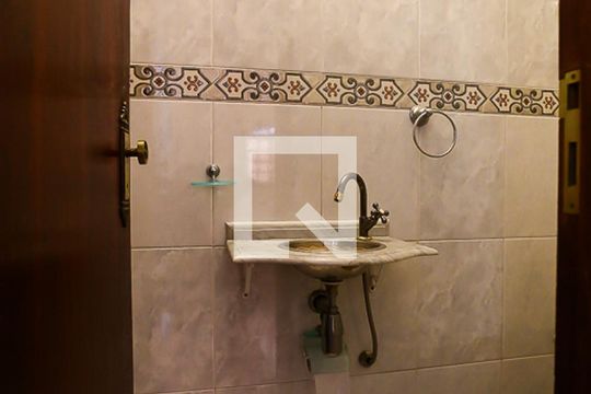 Lavabo de casa à venda com 3 quartos, 302m² em Jardim Maria Rosa, Taboão da Serra