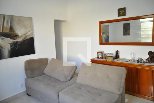 Sala de casa à venda com 3 quartos, 200m² em Todos Os Santos, Rio de Janeiro