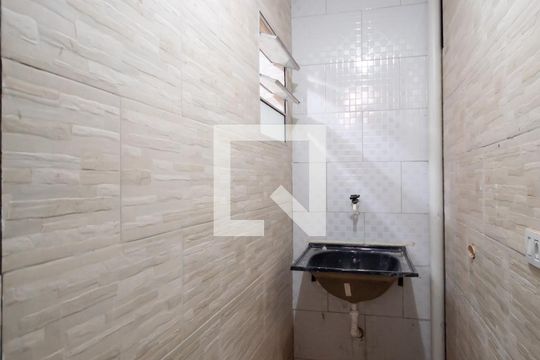 Área de Serviço de casa para alugar com 1 quarto, 30m² em Jardim Primeiro de Maio (chacara Fazendinha), Osasco
