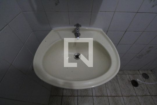 Banheiro de casa de condomínio para alugar com 1 quarto, 36m² em Ipiranga, São Paulo