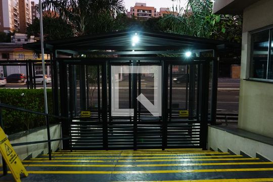 Área comum de apartamento para alugar com 1 quarto, 41m² em Vila Lageado, São Paulo
